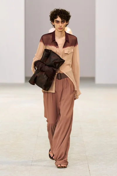 Look 9